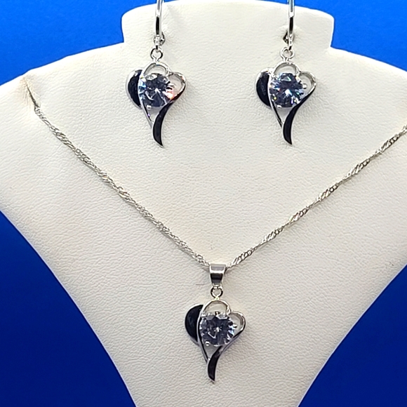 NEW Diamond Heart Necklace & Earrings in Sterling Silver - Picture 3 of 6